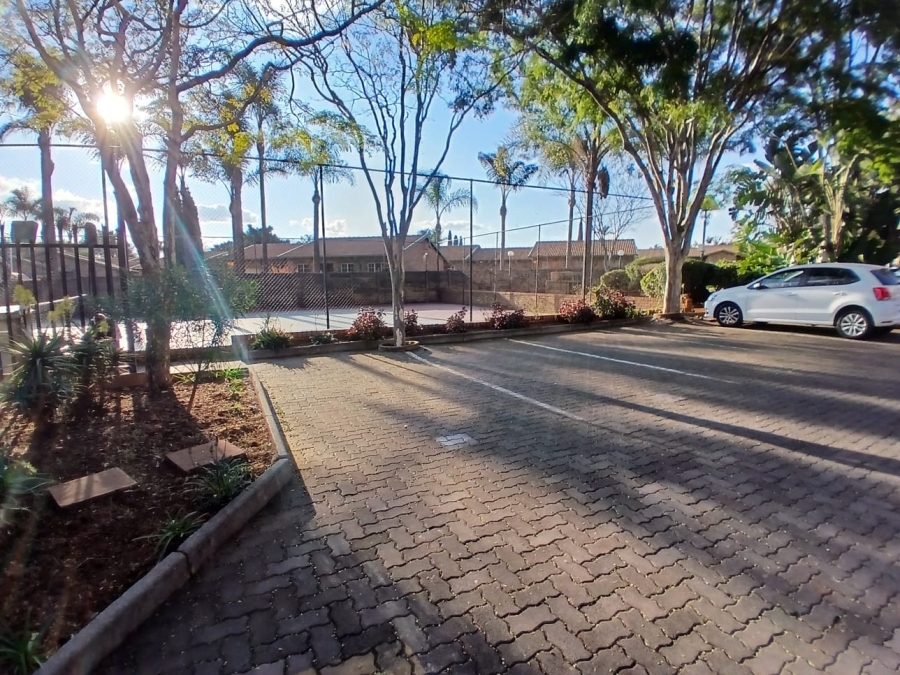 3 Bedroom Property for Sale in Die Hoewes Gauteng