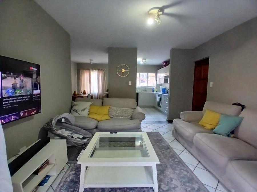 3 Bedroom Property for Sale in Die Hoewes Gauteng