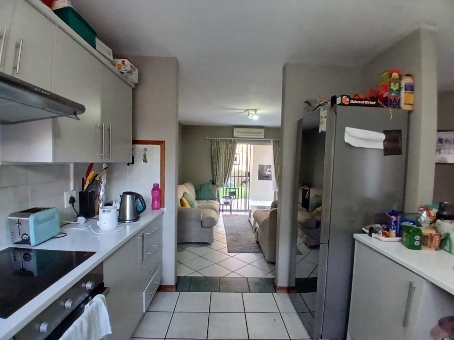 3 Bedroom Property for Sale in Die Hoewes Gauteng