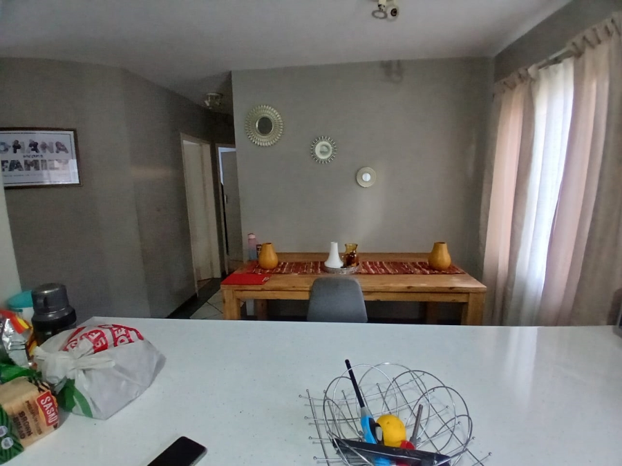 3 Bedroom Property for Sale in Die Hoewes Gauteng