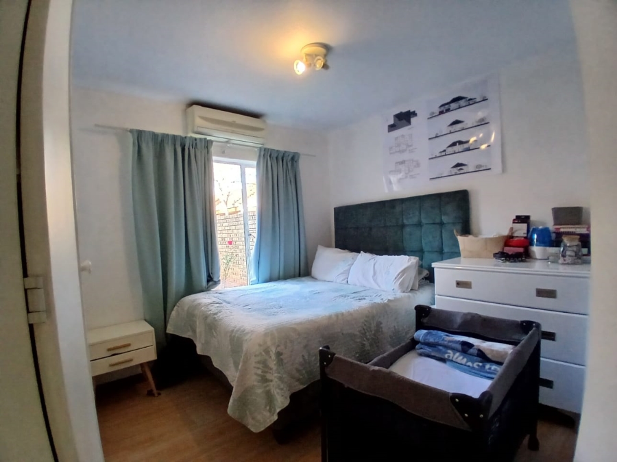 3 Bedroom Property for Sale in Die Hoewes Gauteng