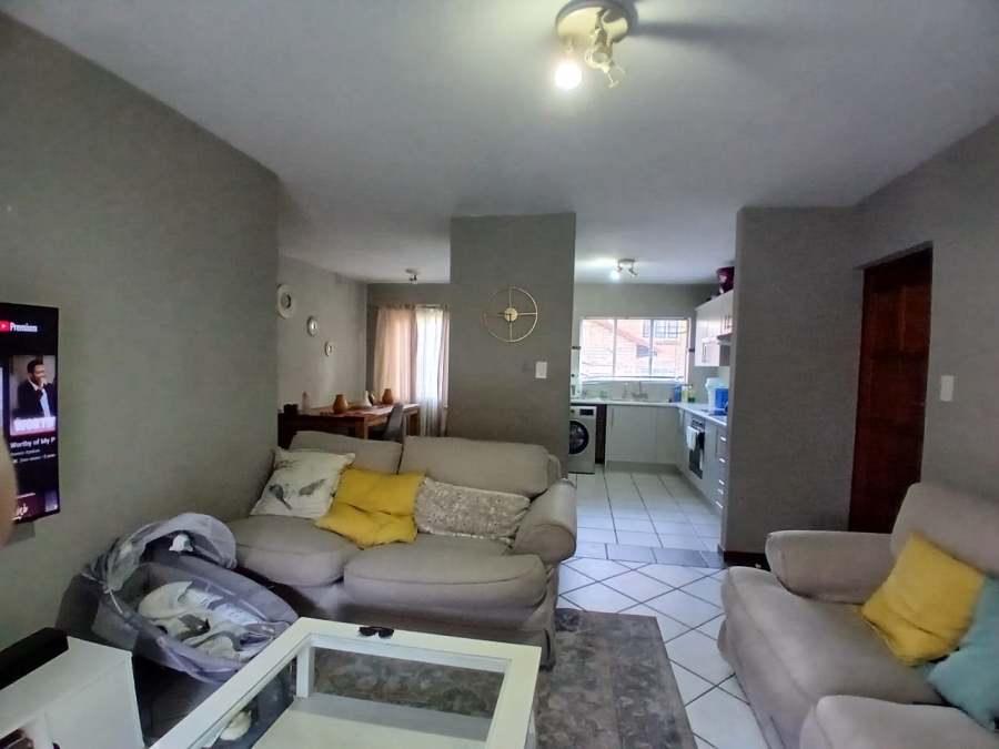 3 Bedroom Property for Sale in Die Hoewes Gauteng