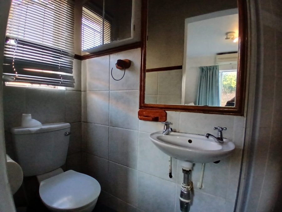 3 Bedroom Property for Sale in Die Hoewes Gauteng