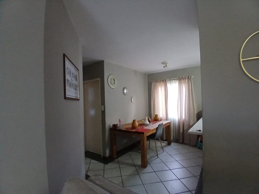 3 Bedroom Property for Sale in Die Hoewes Gauteng
