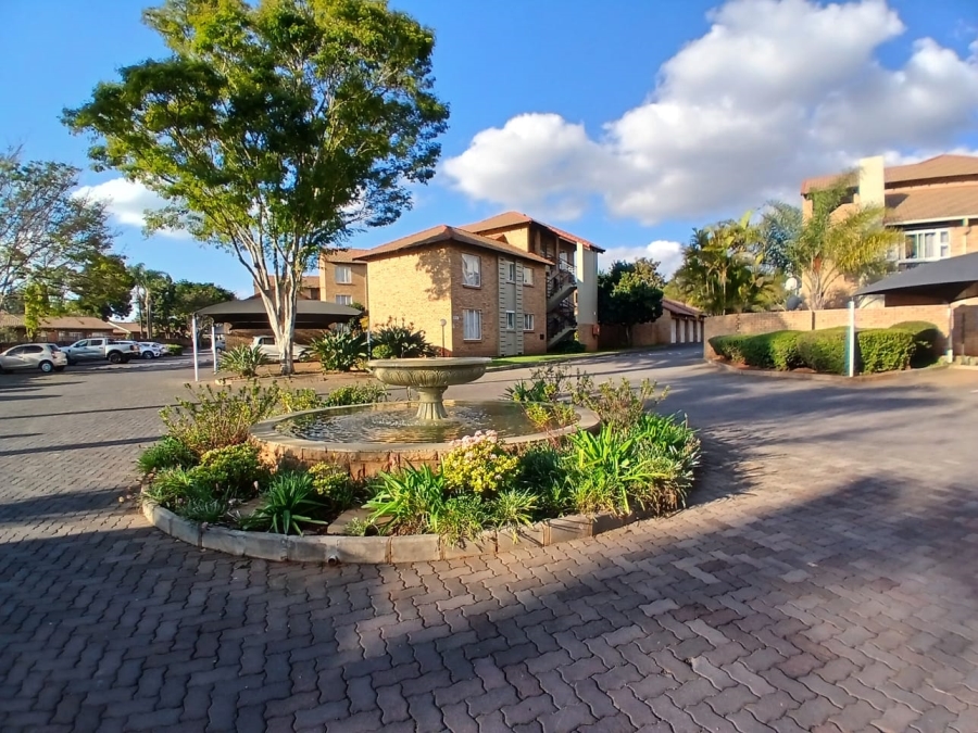 3 Bedroom Property for Sale in Die Hoewes Gauteng