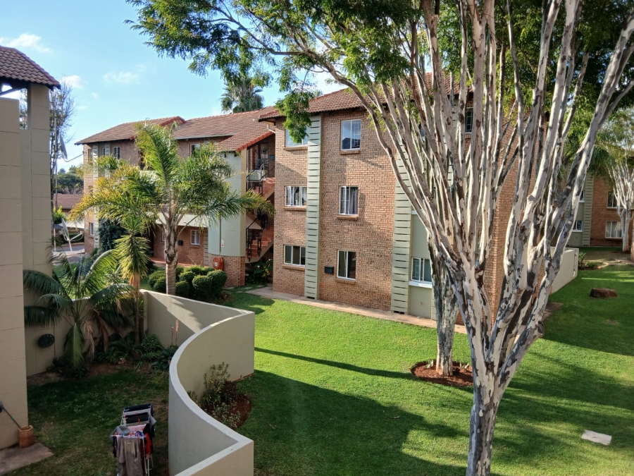 3 Bedroom Property for Sale in Die Hoewes Gauteng