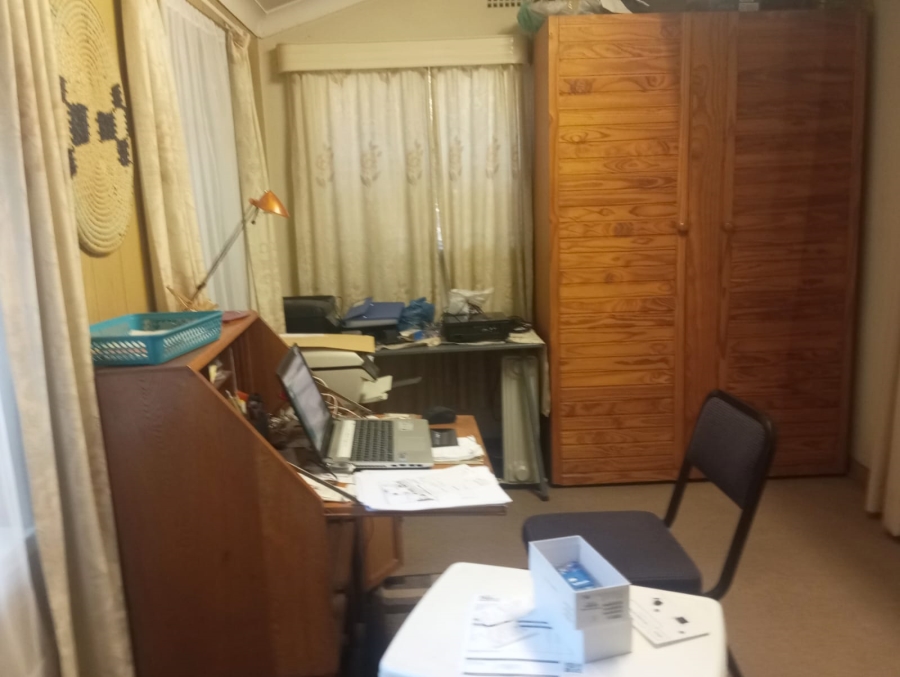 3 Bedroom Property for Sale in Crown Gardens Gauteng