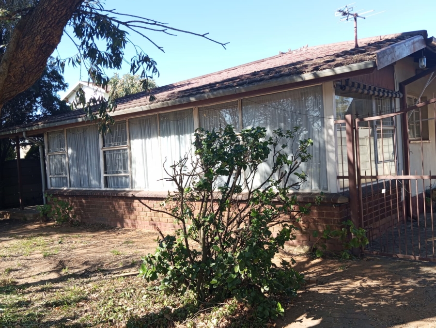 3 Bedroom Property for Sale in Crown Gardens Gauteng