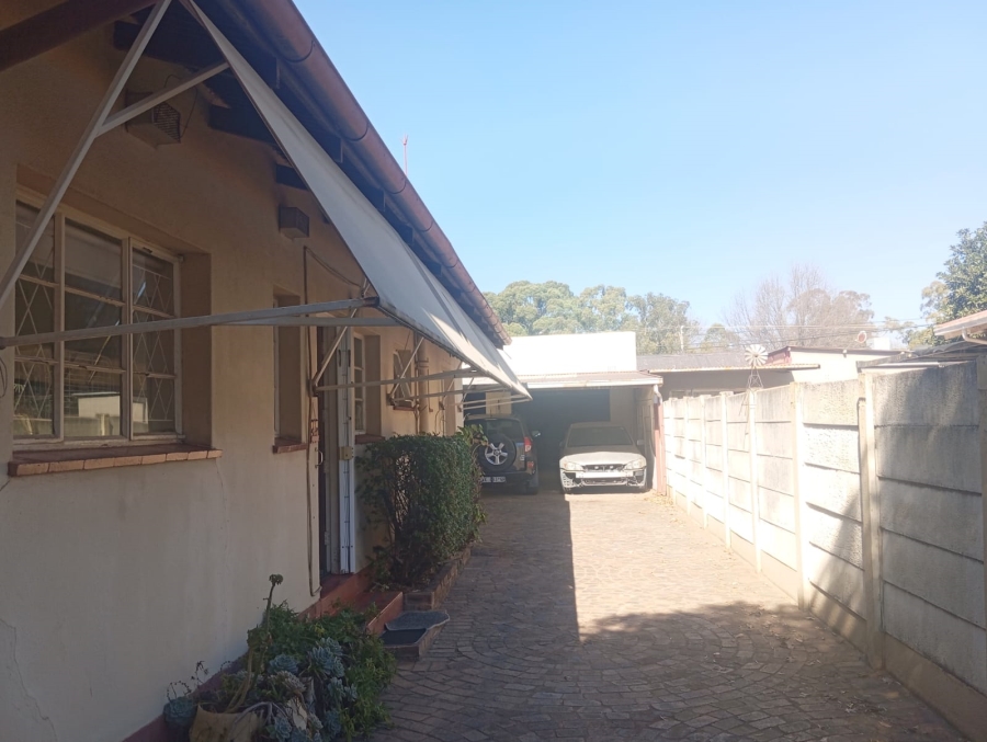 3 Bedroom Property for Sale in Crown Gardens Gauteng