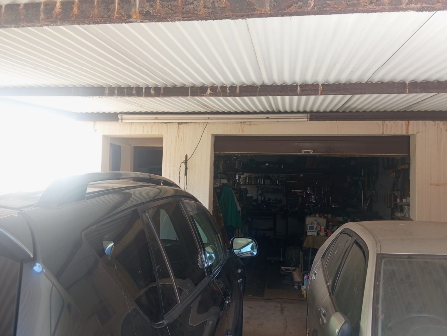 3 Bedroom Property for Sale in Crown Gardens Gauteng