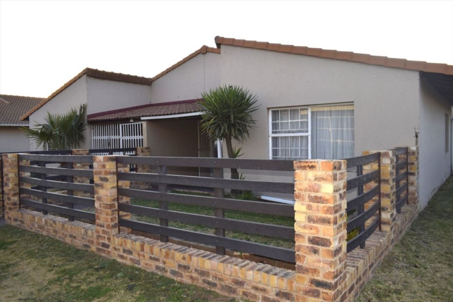 2 Bedroom Property for Sale in Elspark Gauteng