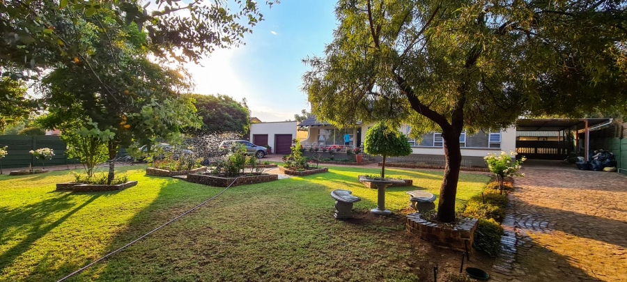 5 Bedroom Property for Sale in Elspark Gauteng