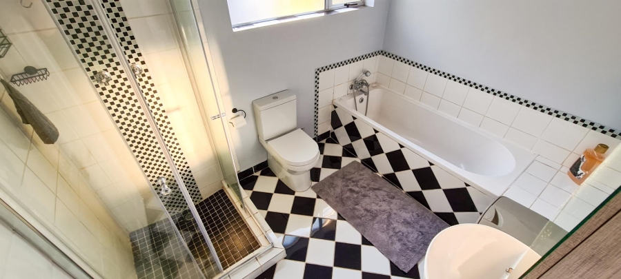 5 Bedroom Property for Sale in Elspark Gauteng