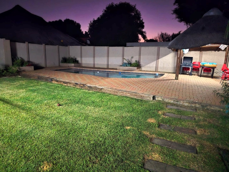 4 Bedroom Property for Sale in Sinoville Gauteng