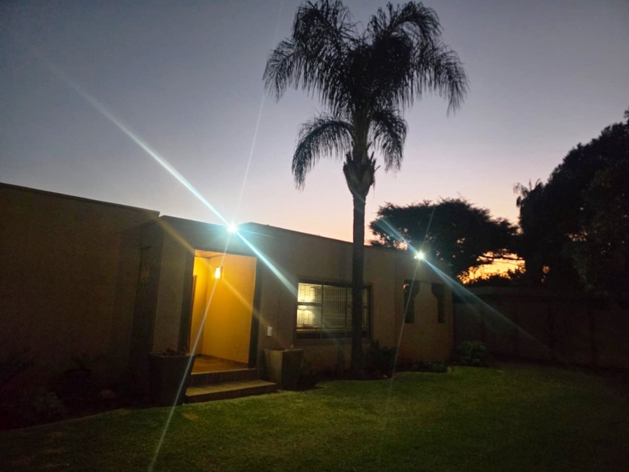 4 Bedroom Property for Sale in Sinoville Gauteng