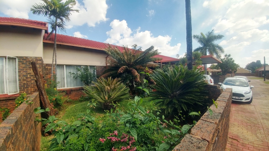 3 Bedroom Property for Sale in The Orchards Gauteng