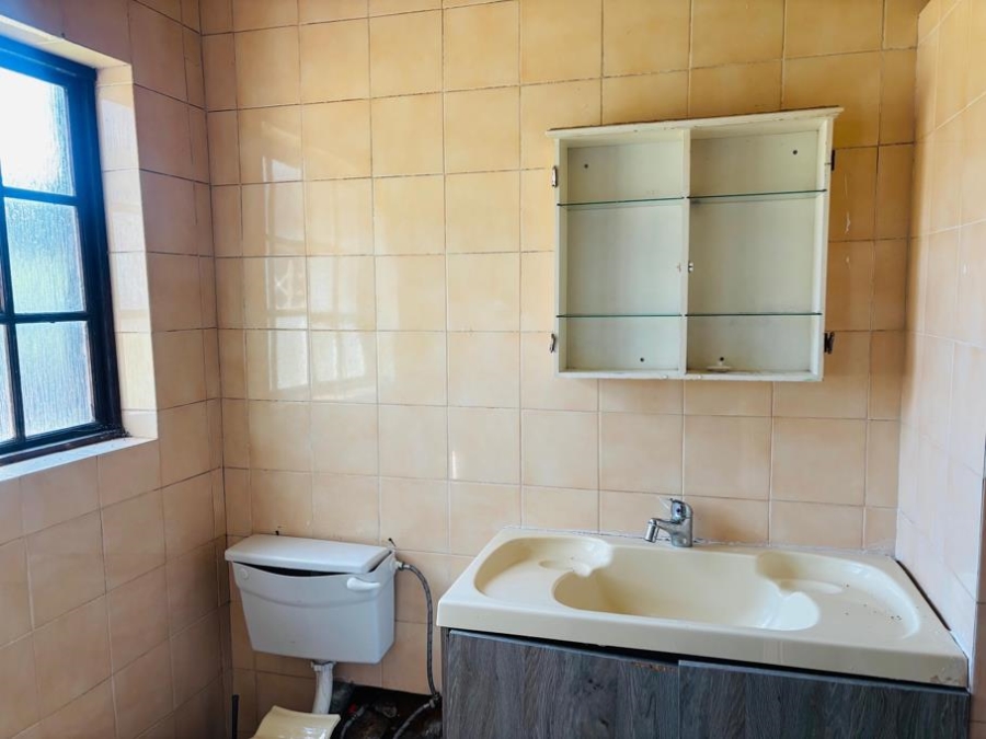 To Let 1 Bedroom Property for Rent in Florida Gauteng
