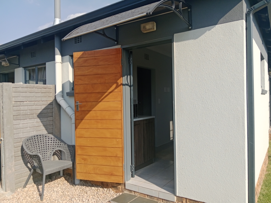  Bedroom Property for Sale in Glenway Estate Gauteng