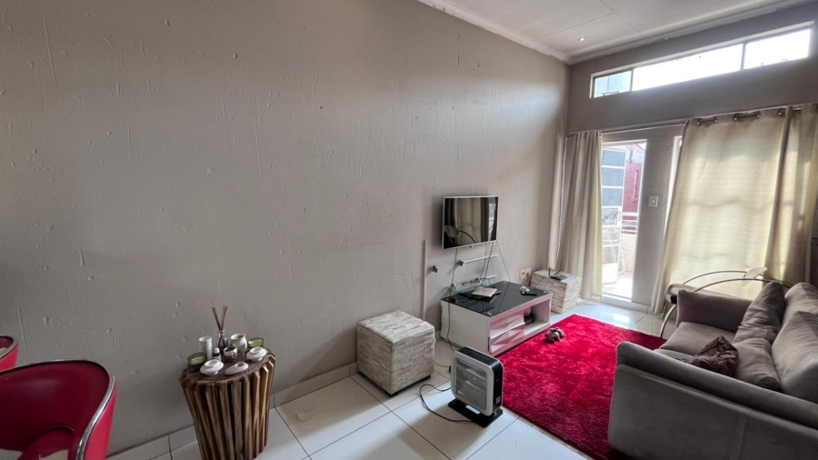 To Let 2 Bedroom Property for Rent in Woodmead Gauteng