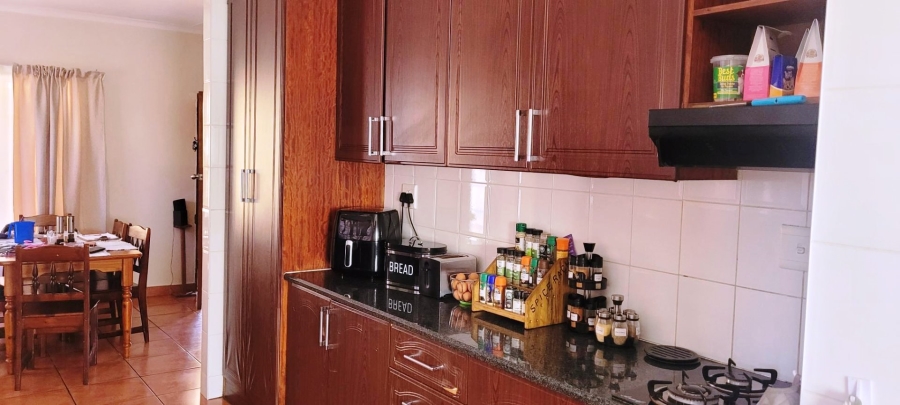 4 Bedroom Property for Sale in Pretoria Gardens Gauteng