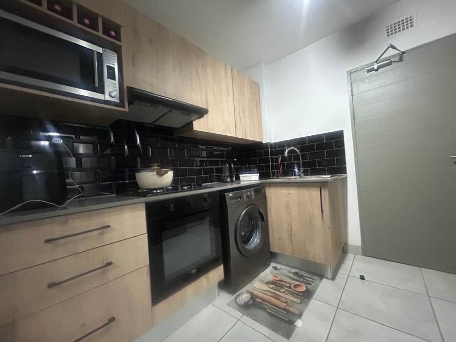To Let 3 Bedroom Property for Rent in Orlando Gauteng