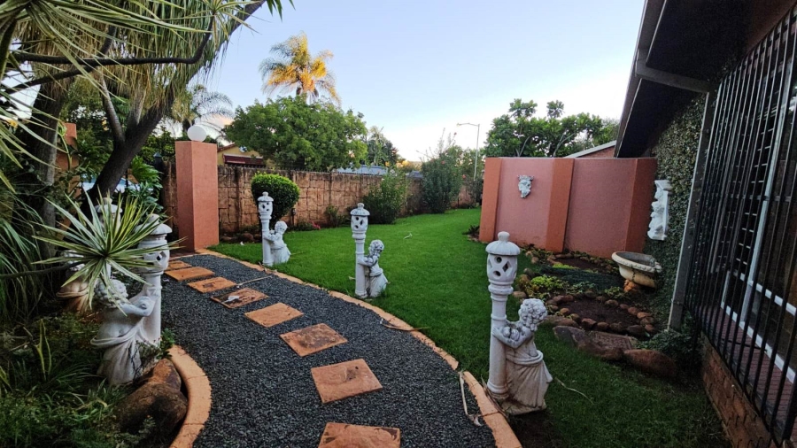 4 Bedroom Property for Sale in Karen Park Gauteng