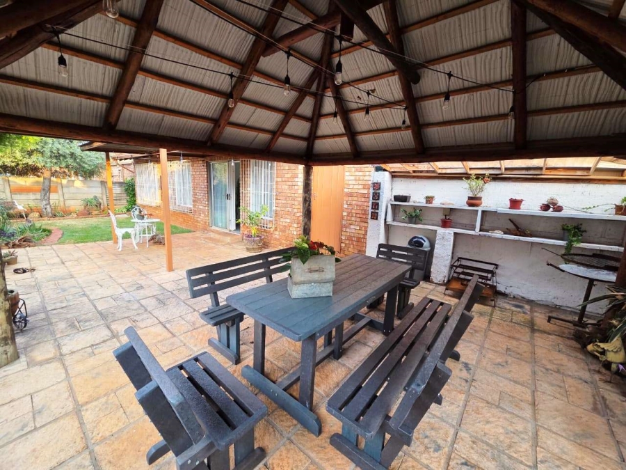 2 Bedroom Property for Sale in Doornpoort Gauteng