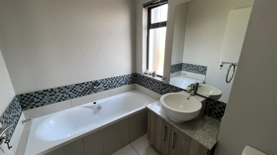 To Let 2 Bedroom Property for Rent in Edenburg Gauteng