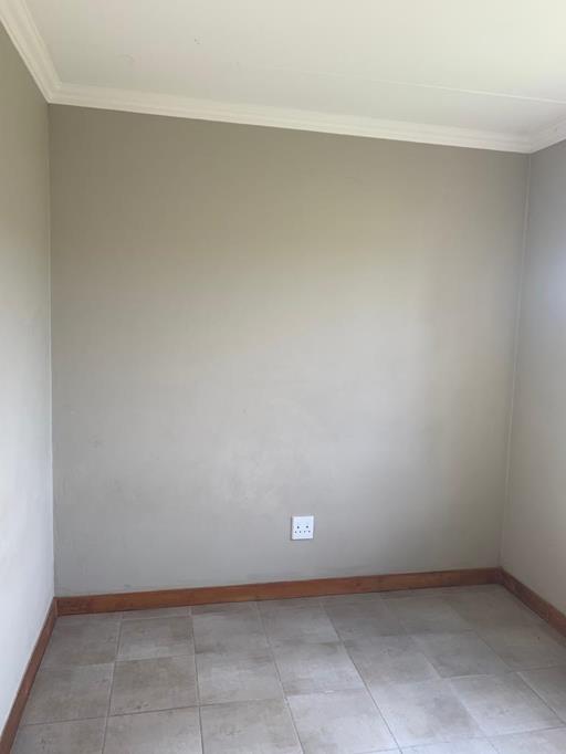 To Let 2 Bedroom Property for Rent in Fleurhof Gauteng