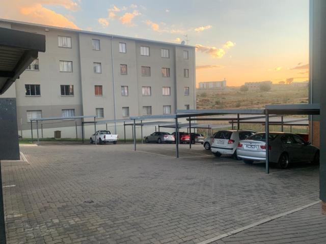 To Let 2 Bedroom Property for Rent in Fleurhof Gauteng