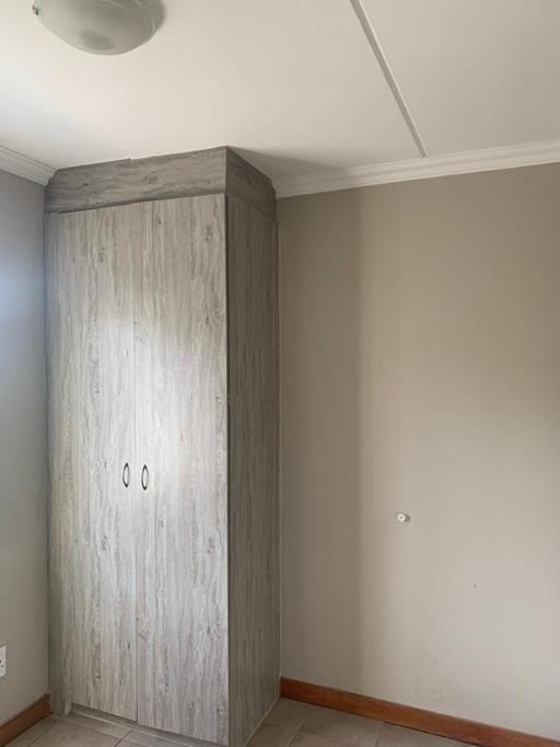 To Let 2 Bedroom Property for Rent in Fleurhof Gauteng