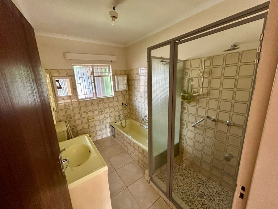6 Bedroom Property for Sale in Florauna Gauteng