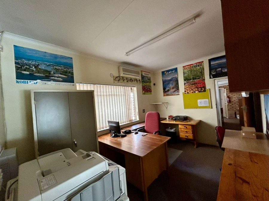 6 Bedroom Property for Sale in Florauna Gauteng