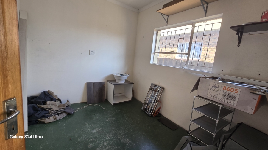 6 Bedroom Property for Sale in Freeway Park Gauteng
