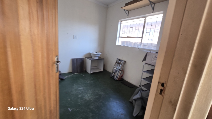 6 Bedroom Property for Sale in Freeway Park Gauteng