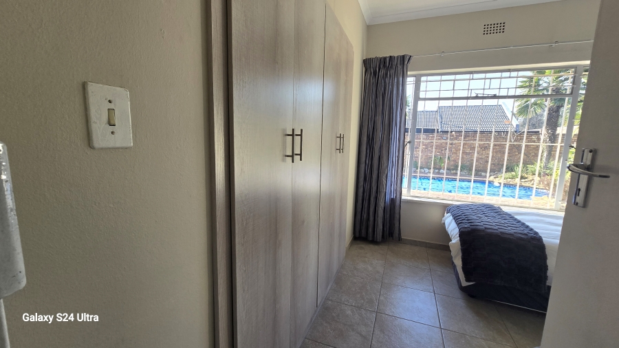 6 Bedroom Property for Sale in Freeway Park Gauteng