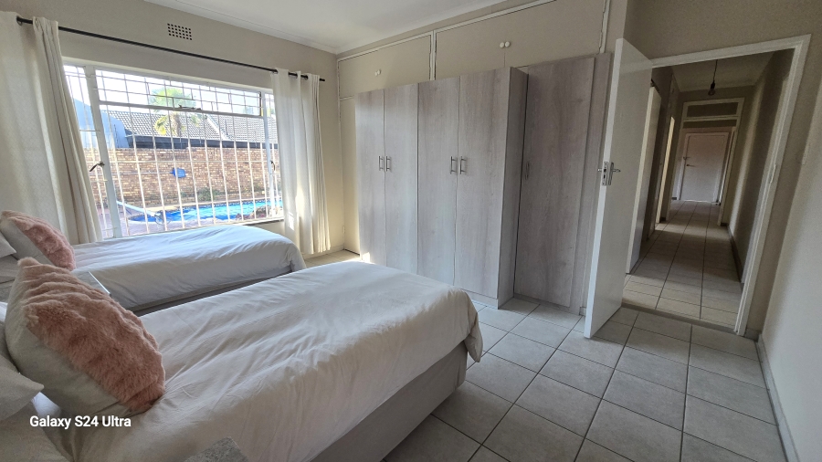 6 Bedroom Property for Sale in Freeway Park Gauteng
