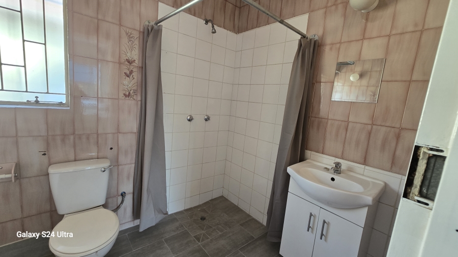 6 Bedroom Property for Sale in Freeway Park Gauteng