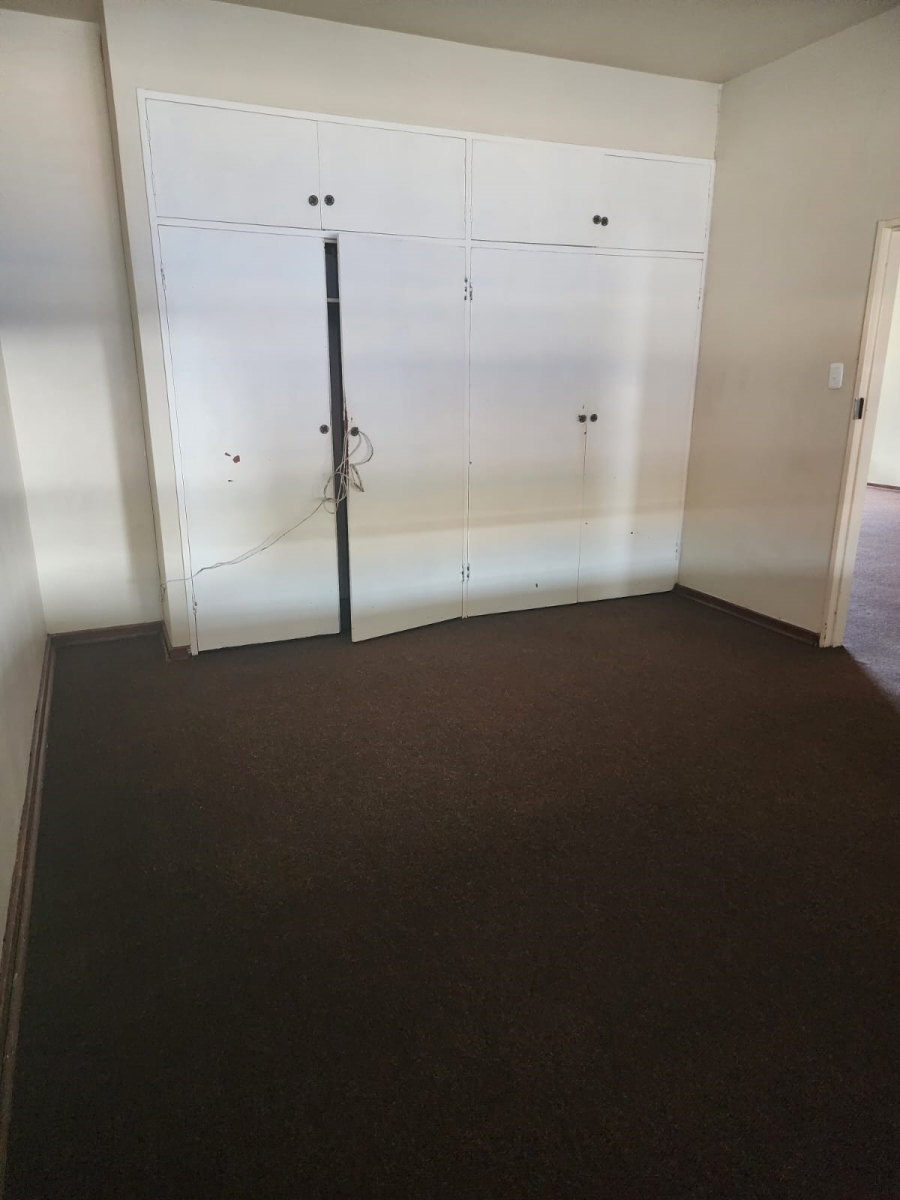 1 Bedroom Property for Sale in Gezina Gauteng