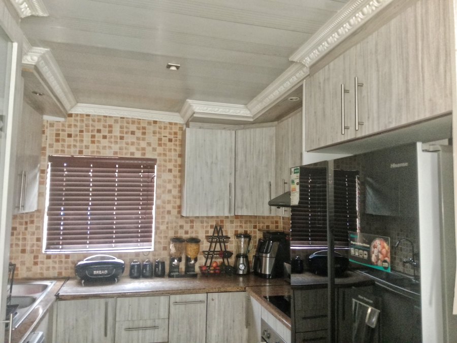 To Let 3 Bedroom Property for Rent in Karenpark Gauteng