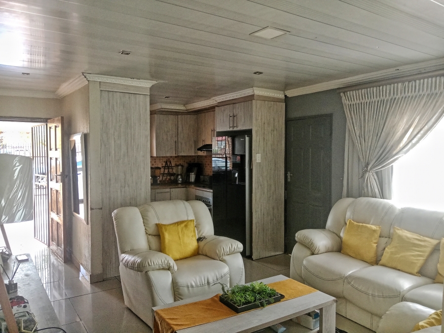 To Let 3 Bedroom Property for Rent in Karenpark Gauteng