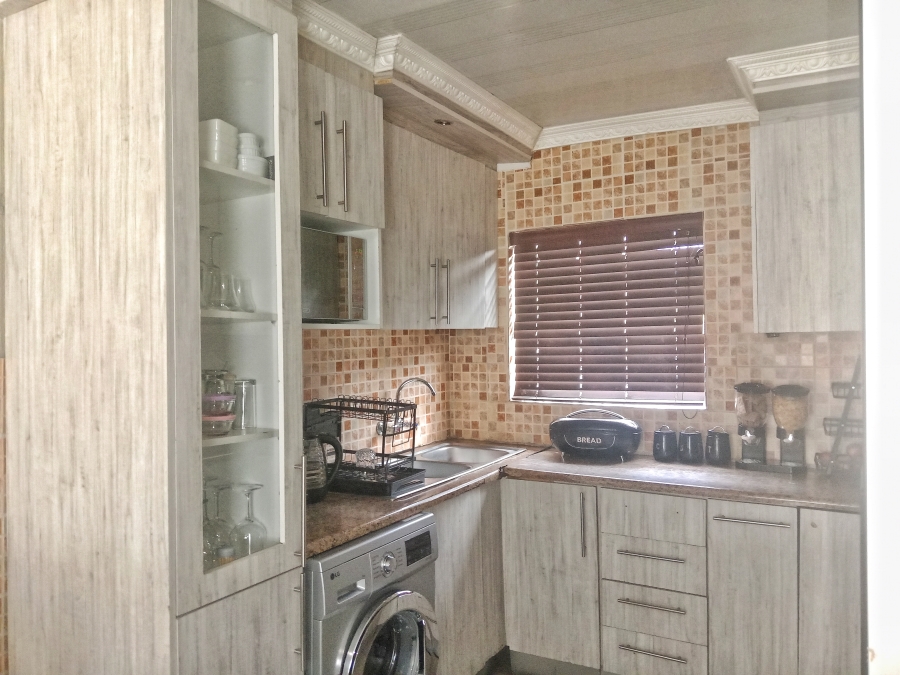 To Let 3 Bedroom Property for Rent in Karenpark Gauteng