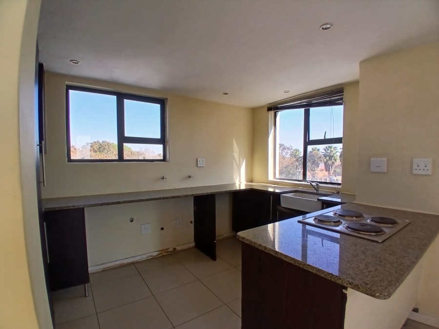 1 Bedroom Property for Sale in Rooihuiskraal North Gauteng
