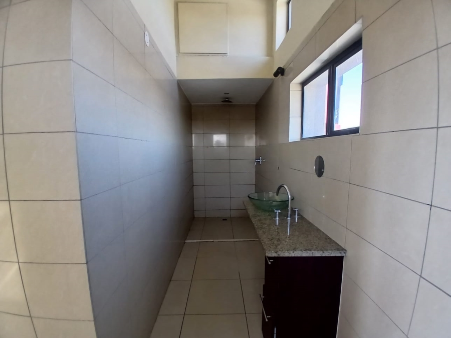 1 Bedroom Property for Sale in Rooihuiskraal North Gauteng