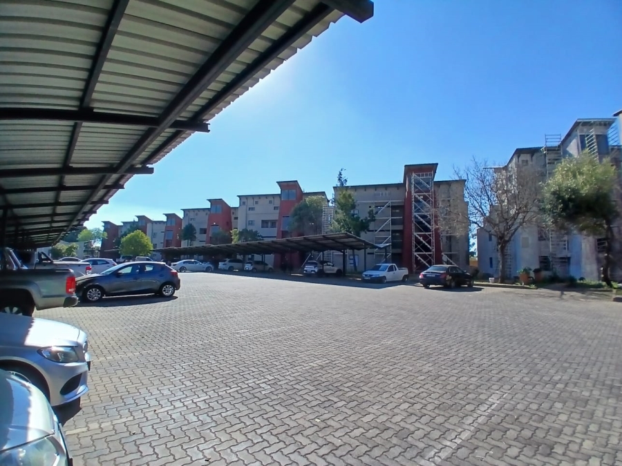1 Bedroom Property for Sale in Rooihuiskraal North Gauteng