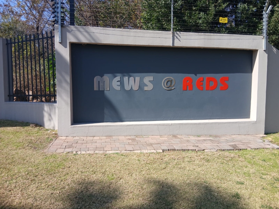 1 Bedroom Property for Sale in Rooihuiskraal North Gauteng