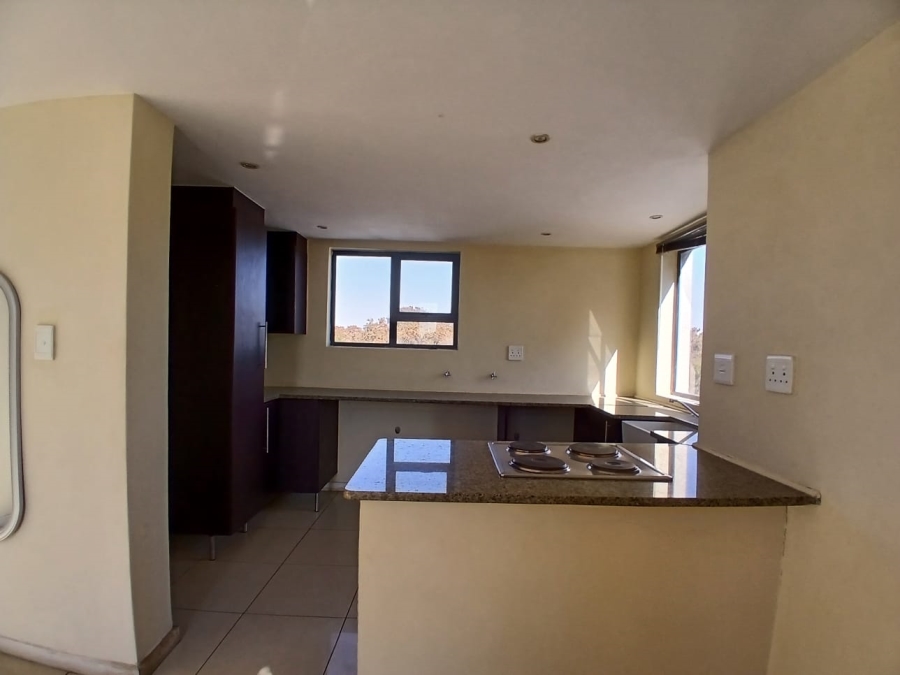 1 Bedroom Property for Sale in Rooihuiskraal North Gauteng