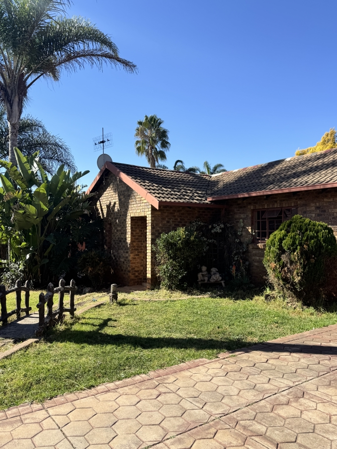 3 Bedroom Property for Sale in Highveld Gauteng