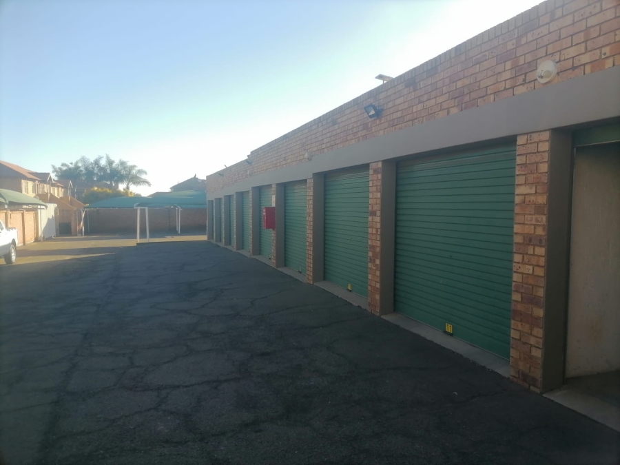 To Let 2 Bedroom Property for Rent in Kenleaf Gauteng