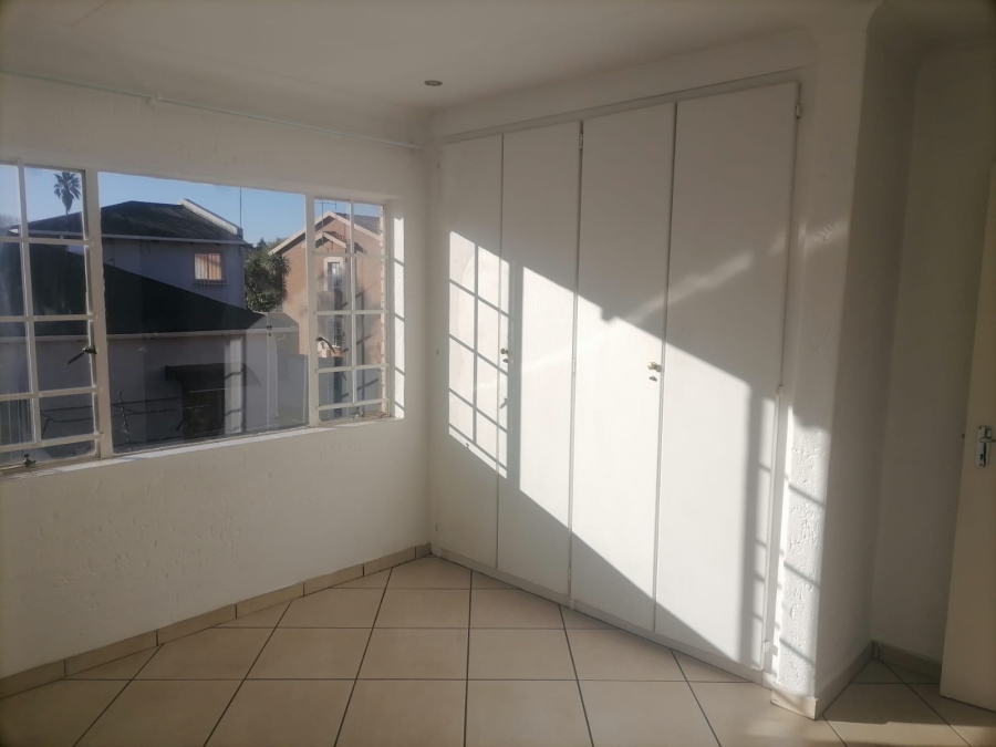 To Let 2 Bedroom Property for Rent in Kenleaf Gauteng